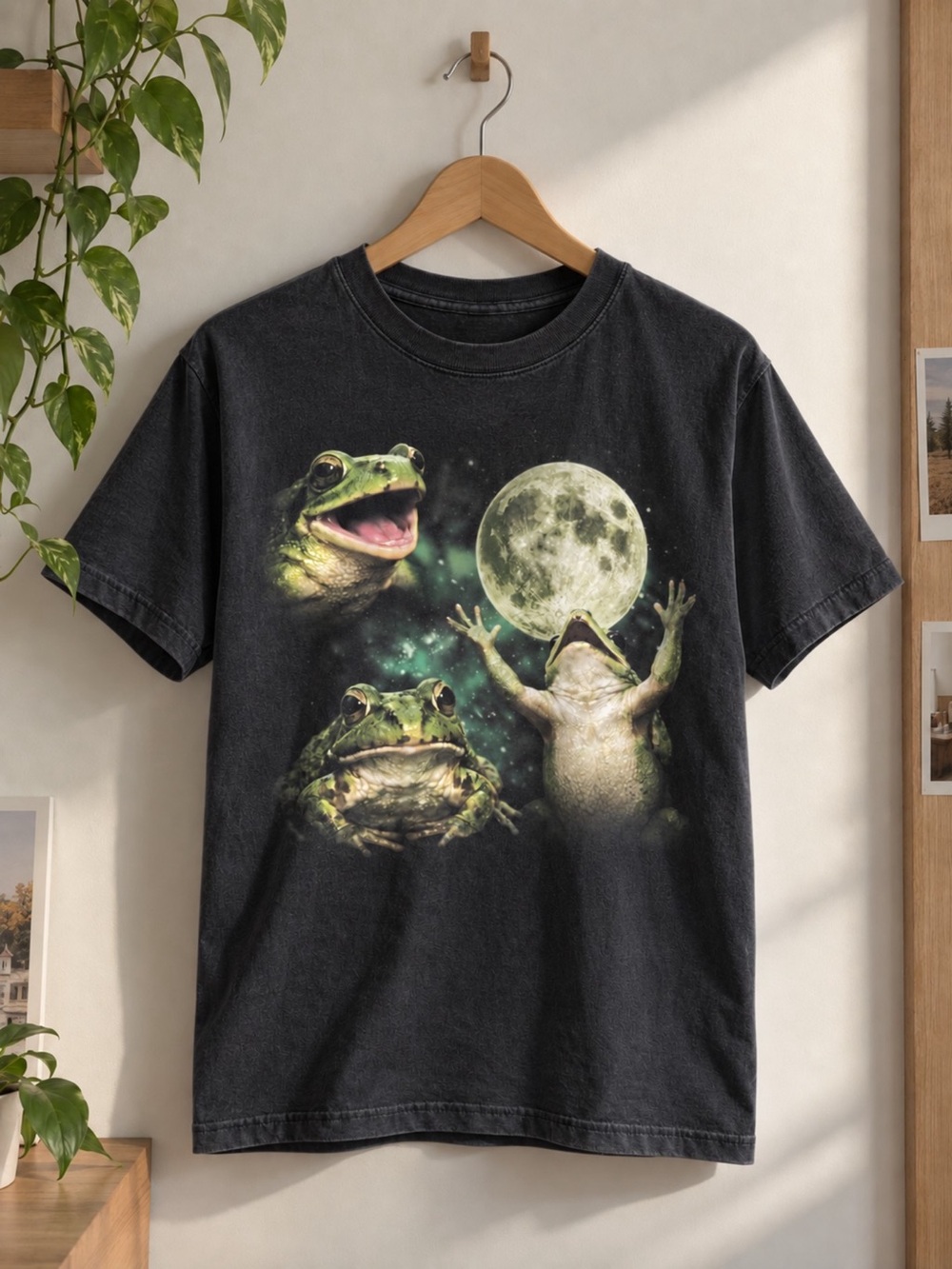 Frog Moon Vintage Graphic T-Shirt, Retro Amphibian Nature Tee, Cottagecore Tee